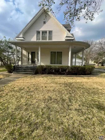 $169,900 | 214 West 5th Street, Lebo, KS 66856