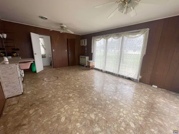 $169,900 | 214 West 5th Street, Lebo, KS 66856
