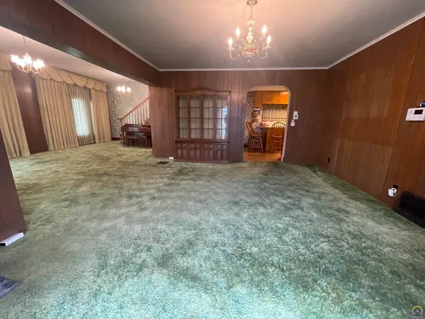$169,900 | 214 West 5th Street, Lebo, KS 66856
