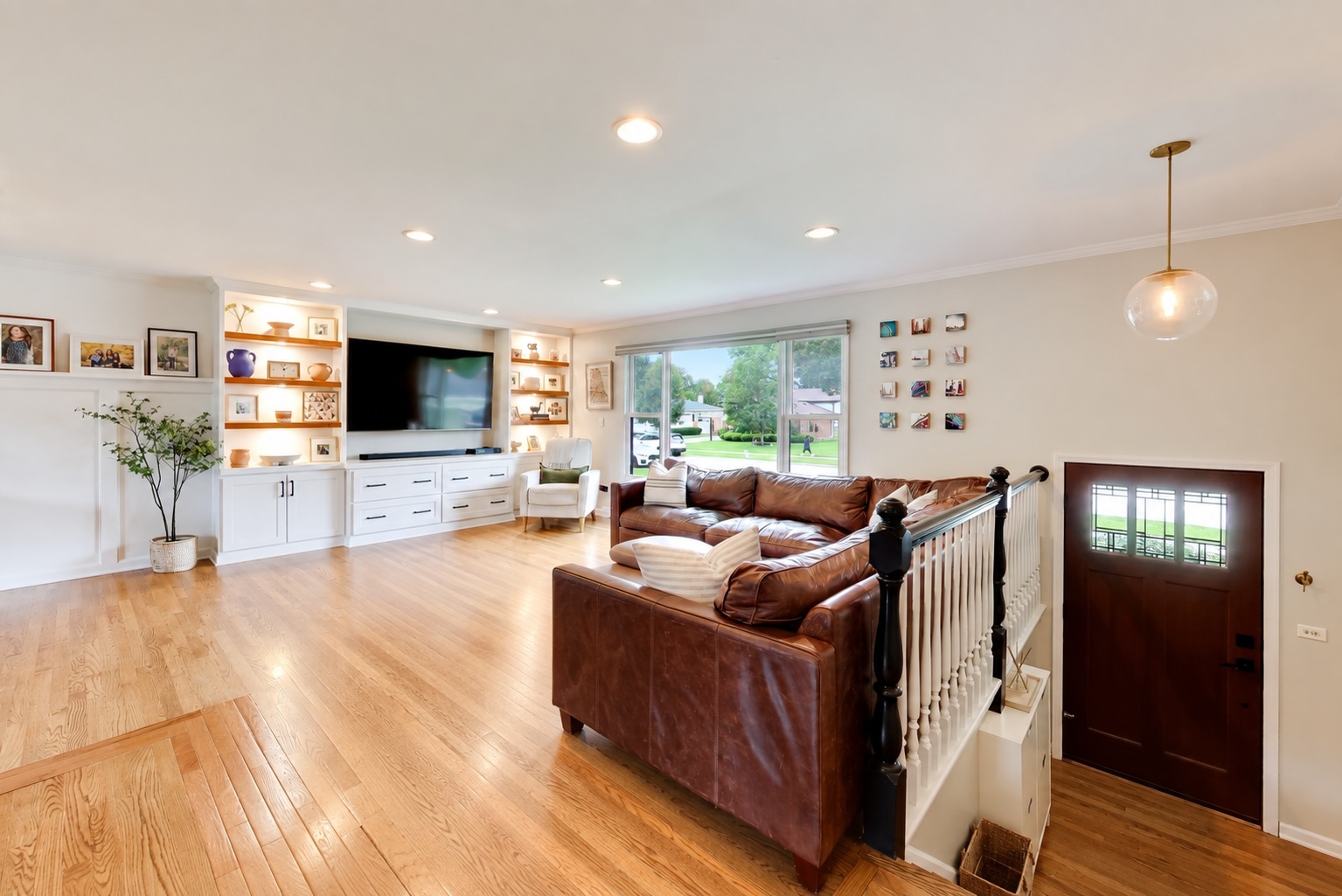 307 North Marcella Road Mount Prospect, IL 60056 - Photo 4 of 19 Gallery Image 4