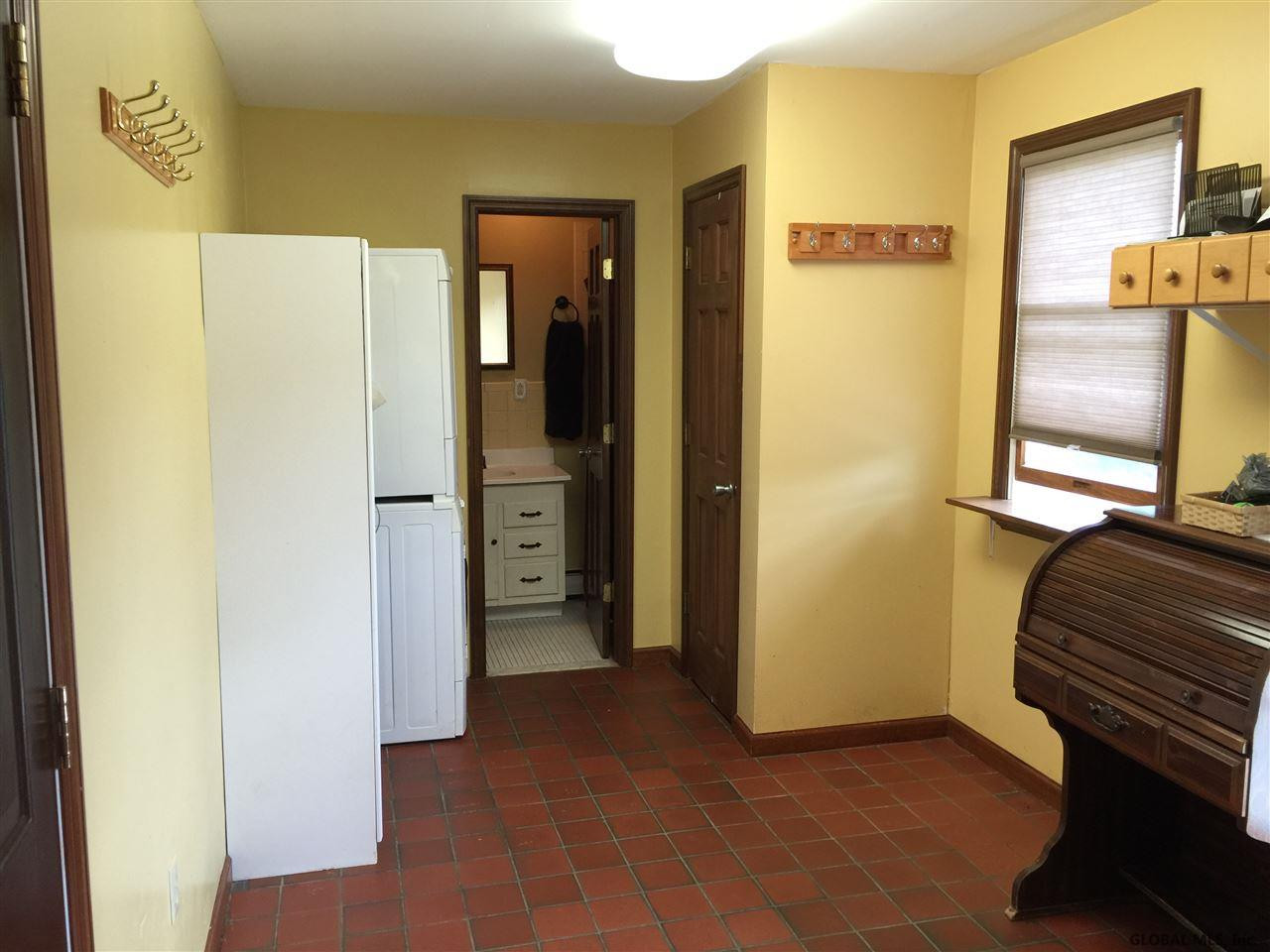 196 Jericho Road Bethlehem, NY 12158 - Photo 5 of 25 Photo 5