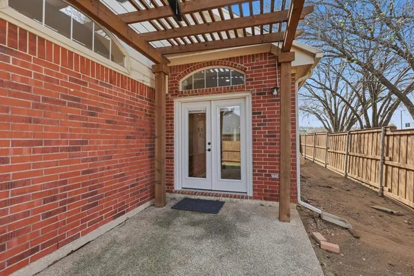 $3,500 | 9436 Ponderosa Trail, Irving, TX 75063