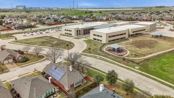 a picture of city view