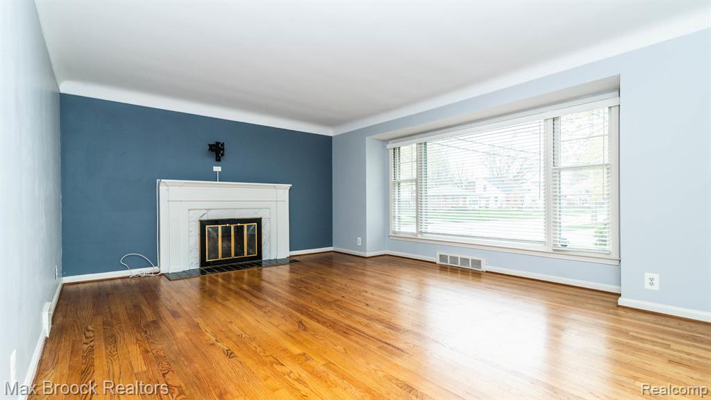 2602 Trafford Road Royal Oak, MI 48073 - Photo 2 of 26