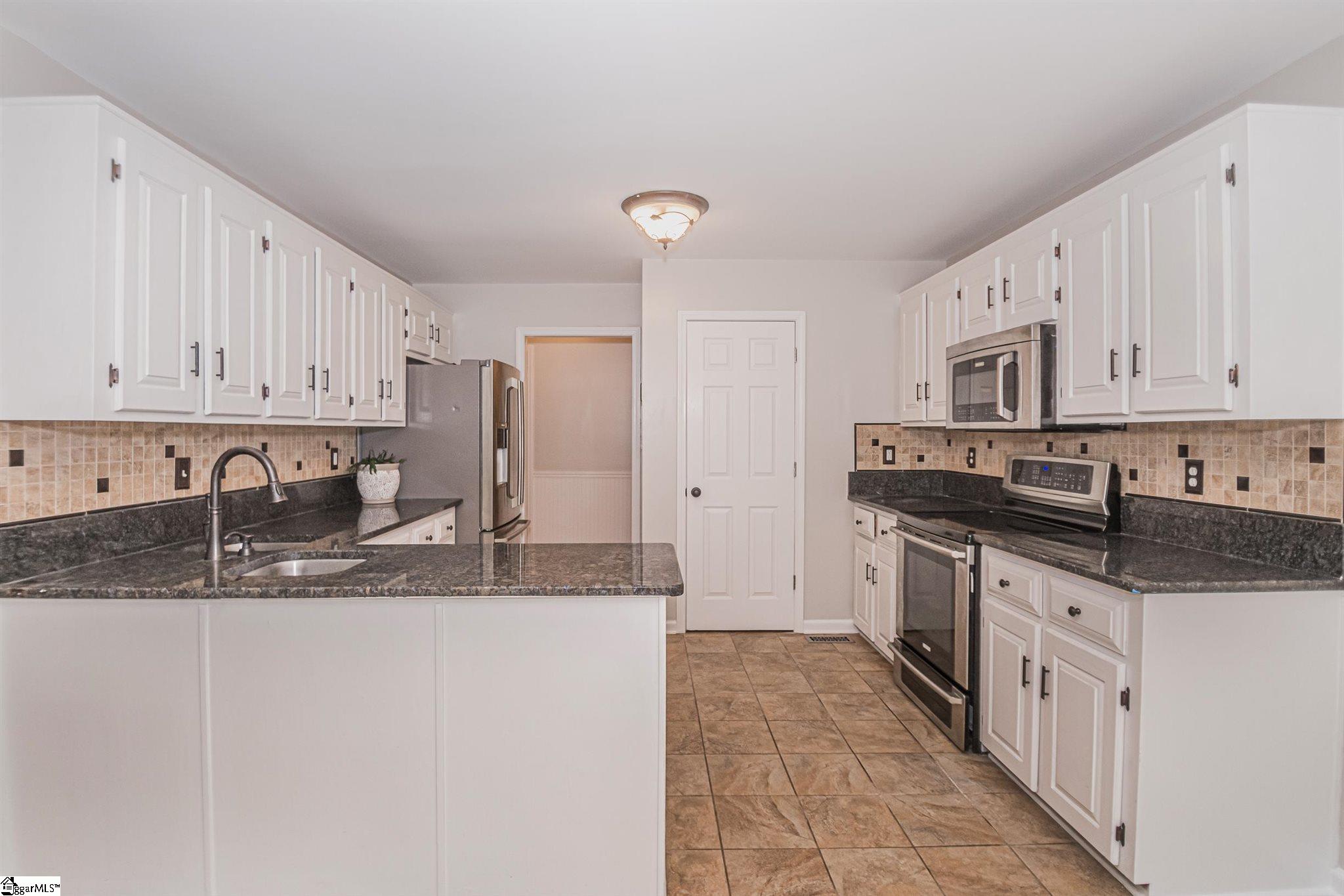 225 Cherokee Road Williamston, SC 29697 - Photo 8 of 35