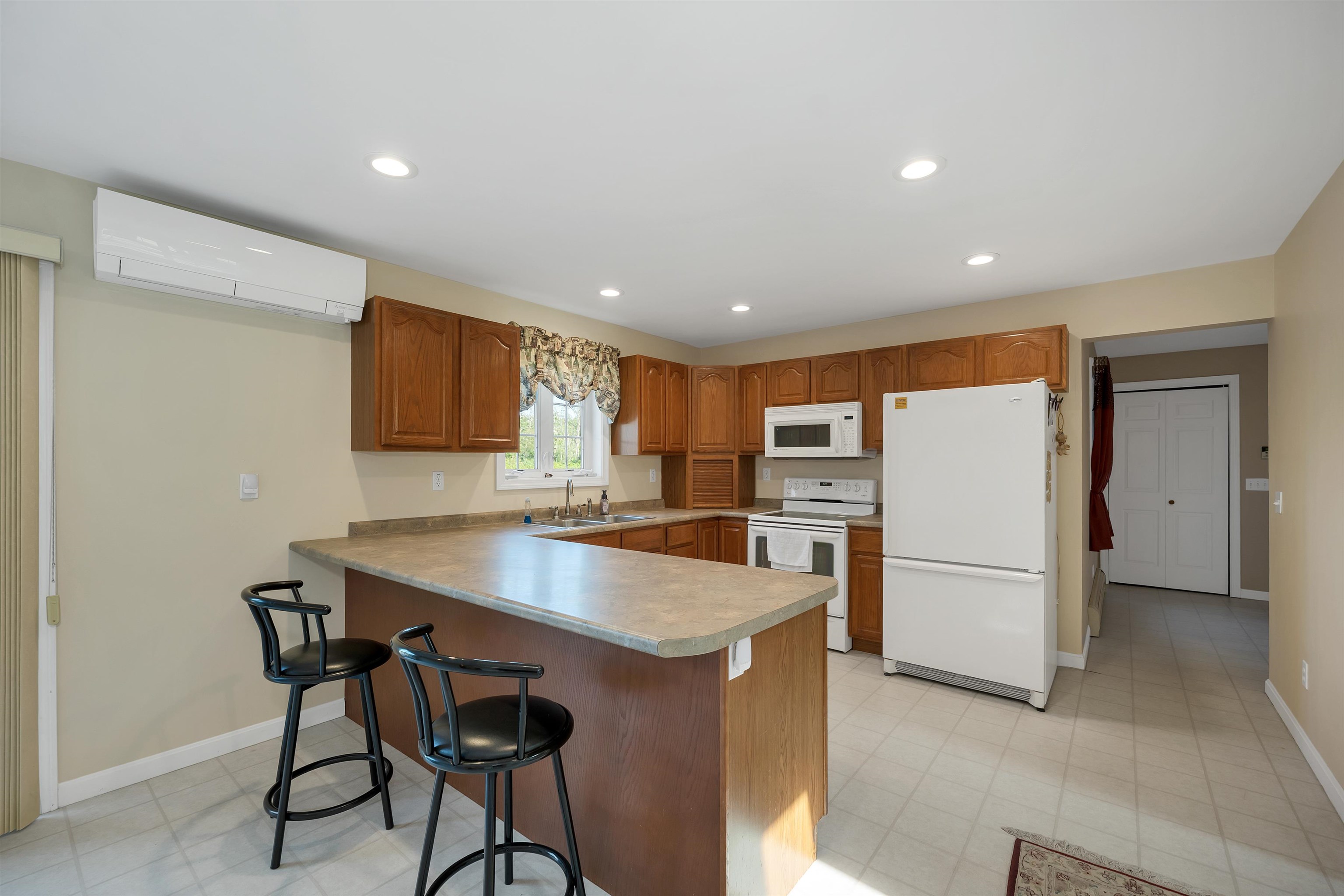 84 Fremont Road Raymond, NH 03077 - Photo 14 of 43