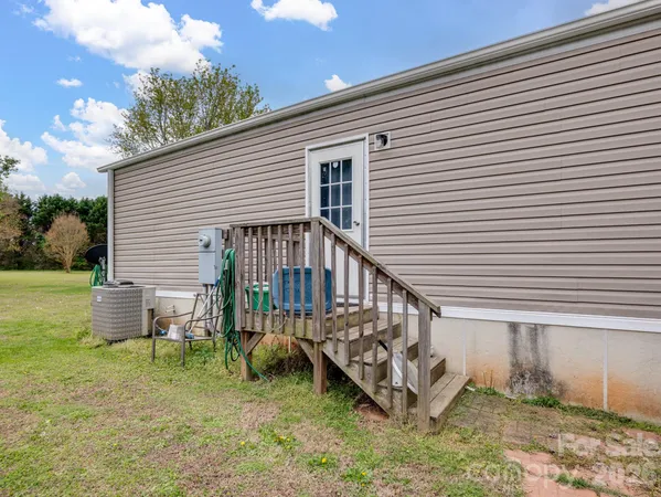 $215,000 | 208 State Rd S-46-167, York, SC 29745