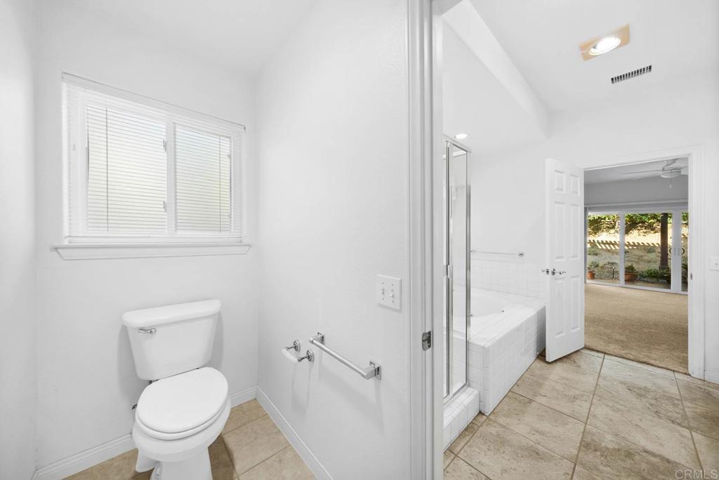 1861 Fox Bridge Court Fallbrook, CA 92028 - Photo 21 of 60 Master Bath/Spa