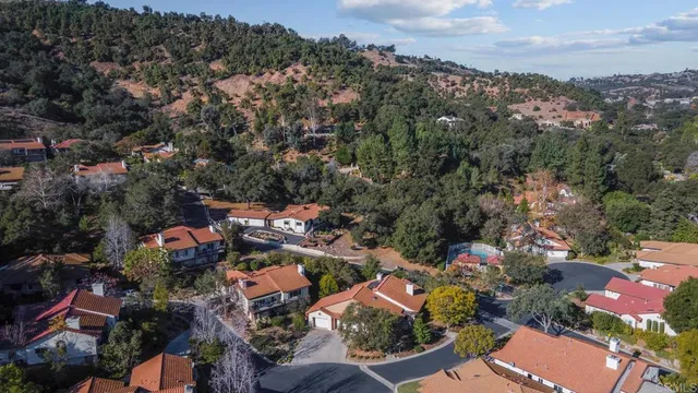 $869,000 | 1861 Fox Bridge Court, Fallbrook, CA 92028