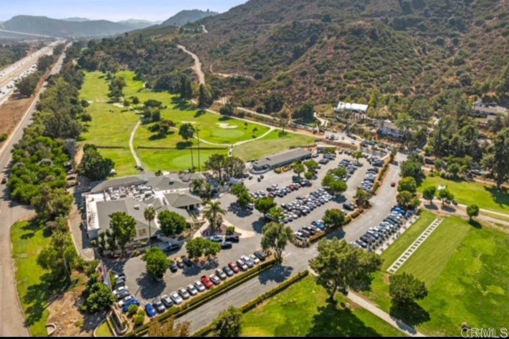 1861 Fox Bridge Court Fallbrook, CA 92028 - Photo 53 of 60 view of a city