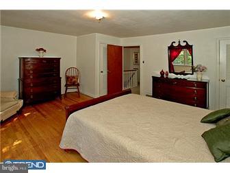 8055 Winston Road Philadelphia, PA 19118 - Photo 8 of 12 Bedroom - Main