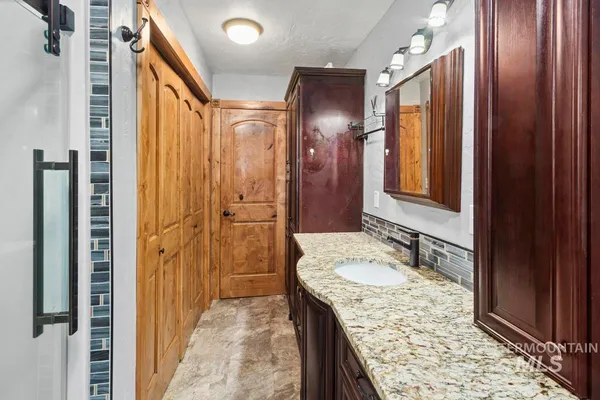 $750,000 | 31 Miners Court, Cascade, ID 83611