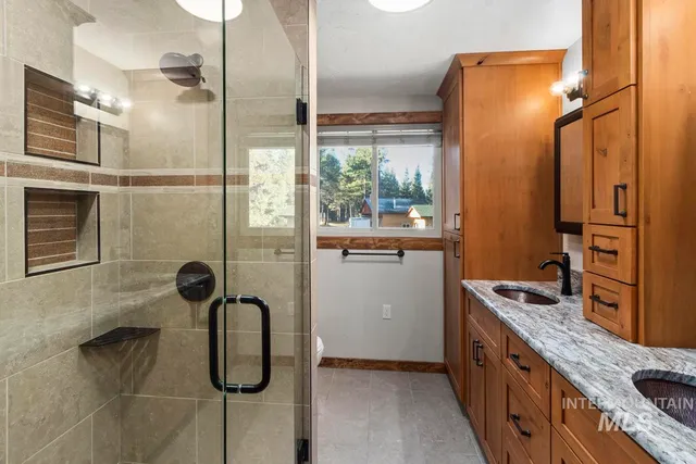 $750,000 | 31 Miners Court, Cascade, ID 83611