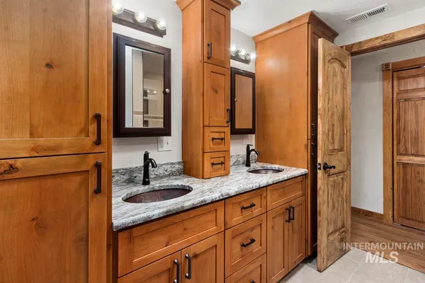$750,000 | 31 Miners Court, Cascade, ID 83611