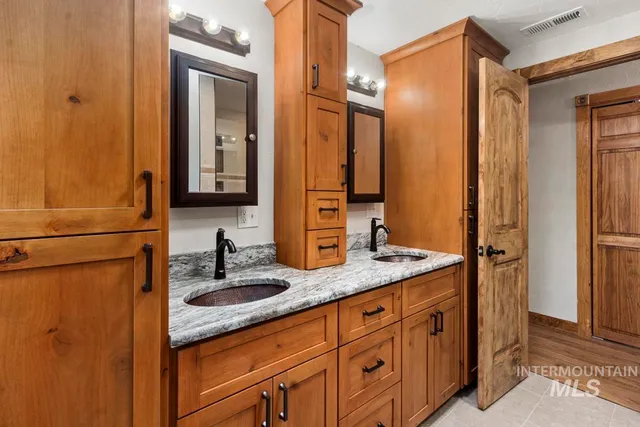 $750,000 | 31 Miners Court, Cascade, ID 83611