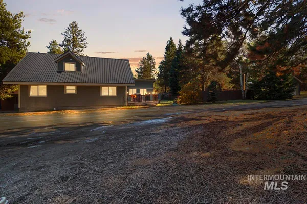 $750,000 | 31 Miners Court, Cascade, ID 83611