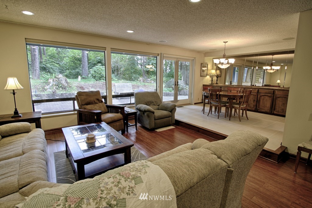 15703 Southeast 148th Street Renton, WA 98059 - Photo 5 of 17