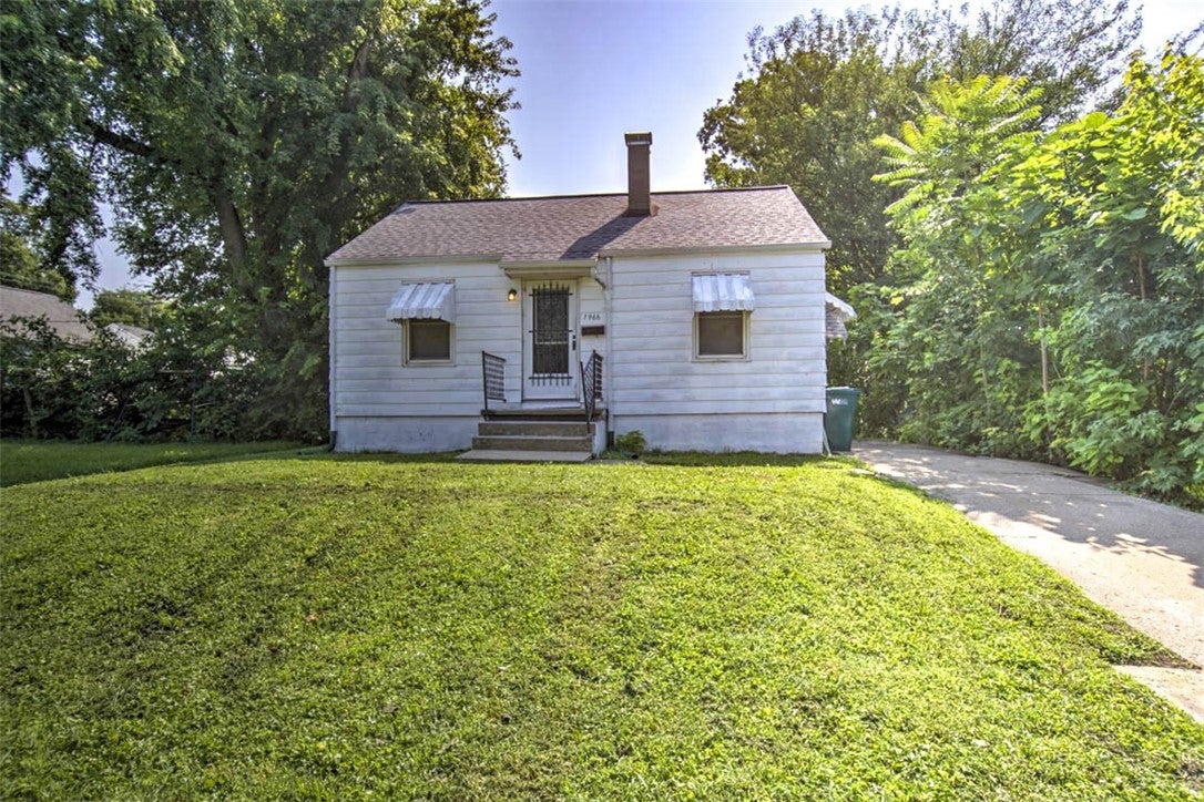 1966 North Lowber Street Decatur, IL 62526 - Photo 1 of 18
