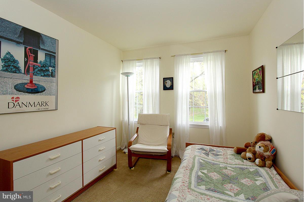 604 Fieldstone Road Silver Spring, MD 20905 - Photo 8 of 22 Bedroom