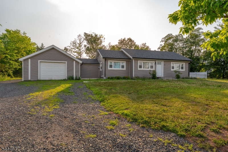 325 Roycefield Road Hillsborough, NJ 08844 - Photo 3 of 41