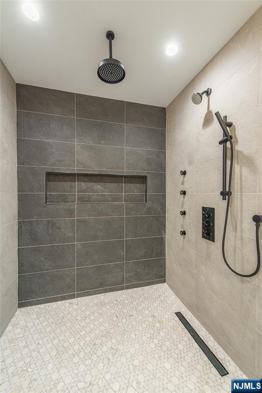 98 Haddenfield Road Clifton, NJ 07013 - Photo 33 of 50