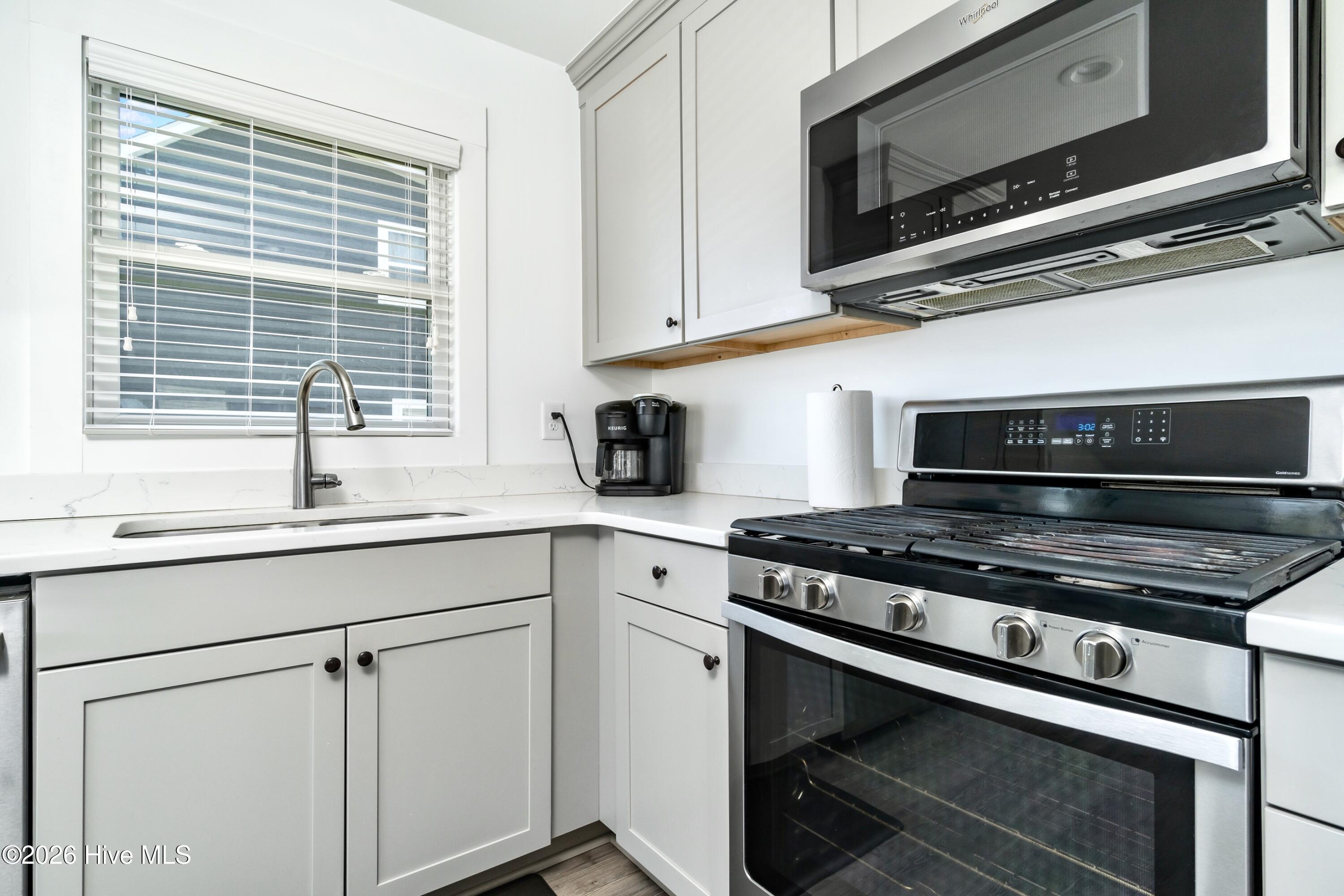 400 Ocean Ridge Drive Atlantic Beach, NC 28512 - Photo 12 of 26 Gas Range Oven