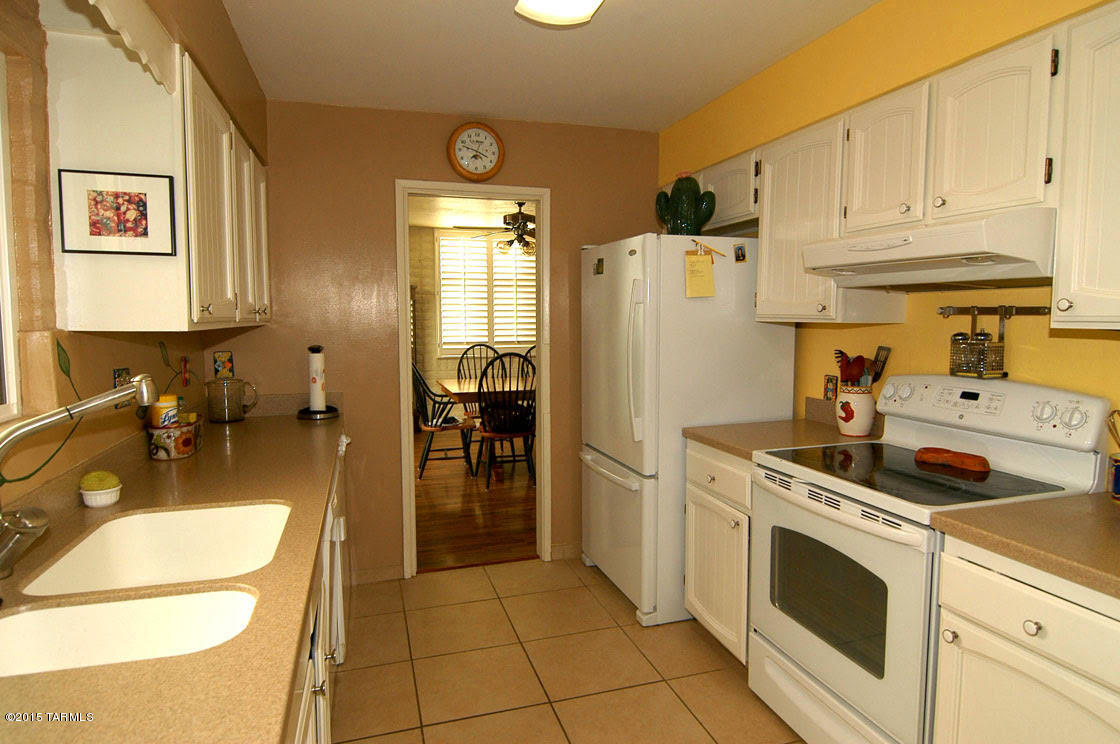 706 West Roller Coaster Road Tucson, AZ 85704 - Photo 12 of 23