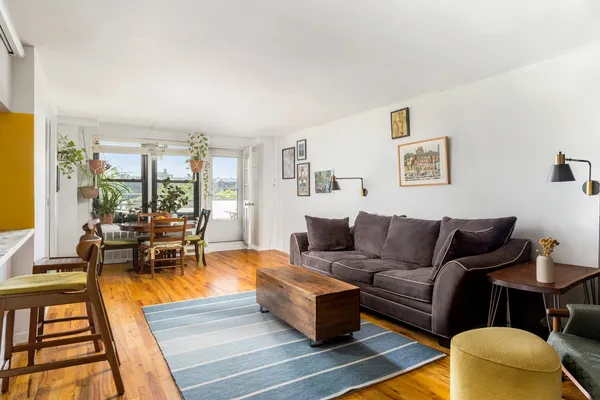 $645,000 | 350 Ocean Parkway, Unit 4D | Kensington