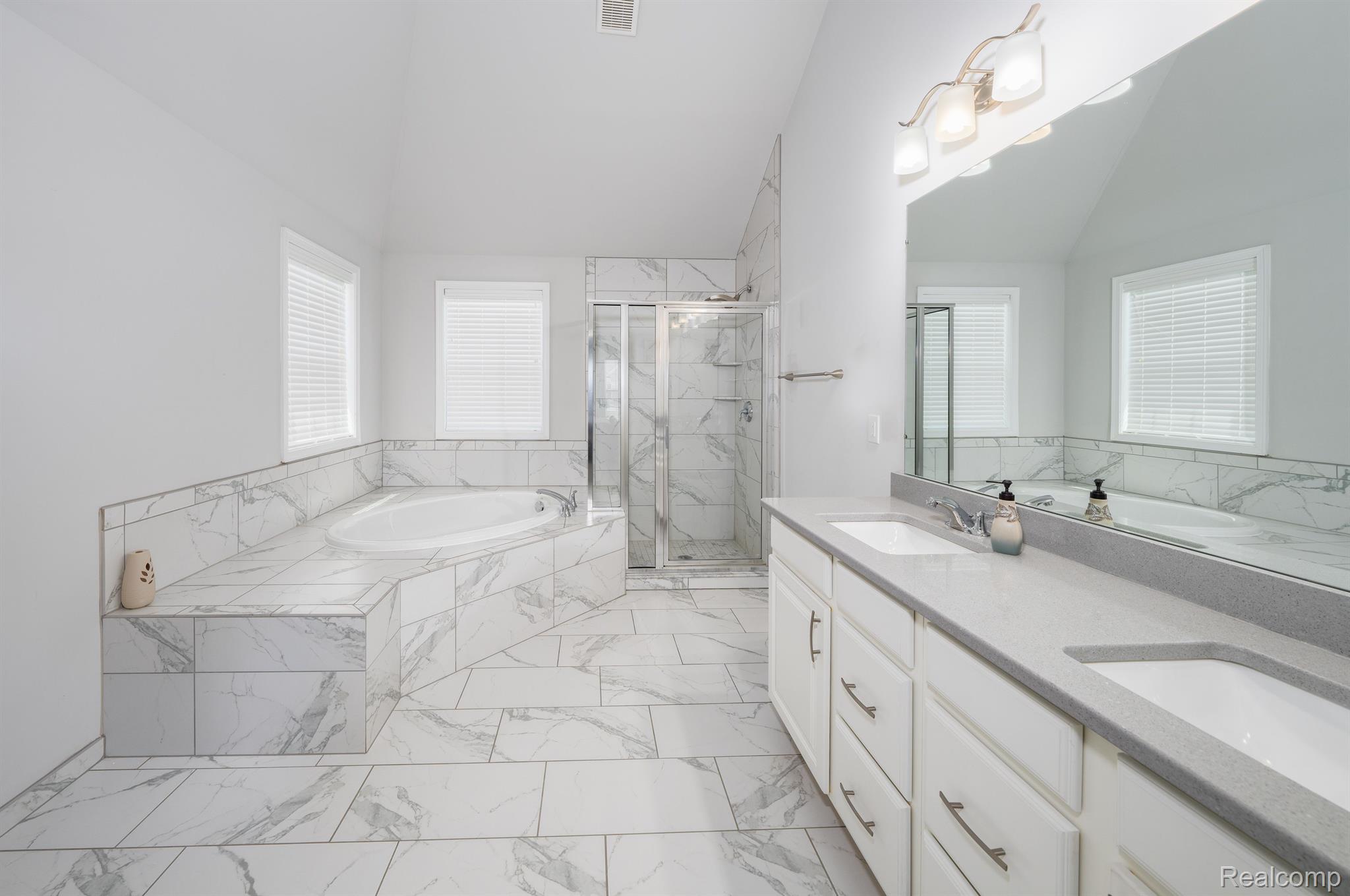 50918 Scarborough Road Canton, MI 48188 - Photo 19 of 35 Primary Bath