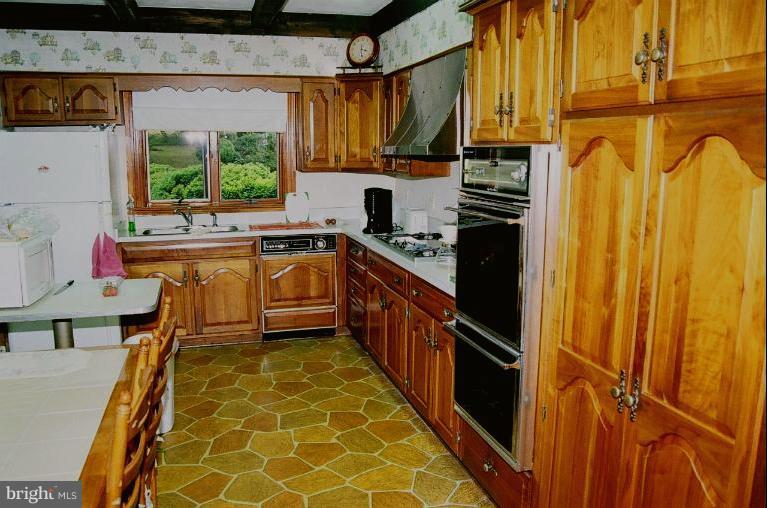 2711 Ritchie Marlboro Road Upper Marlboro, MD 20774 - Photo 8 of 30 Kitchen