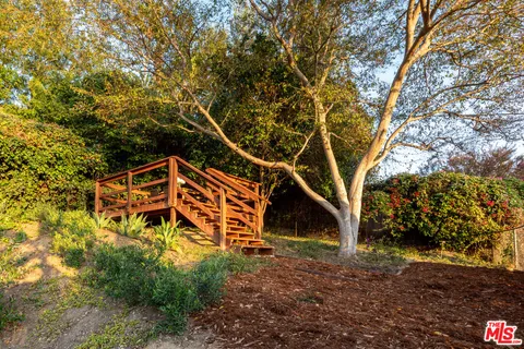 $1,678,000 | 4020 Clayton Avenue, Los Angeles, CA 90027