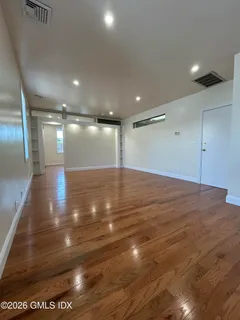 $3,950 | 193 Sound Beach Avenue, Unit 2N, Old Greenwich, CT 06870