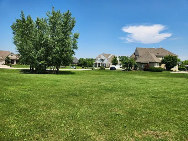 $239,900 | N19-w24667 River Edge Court, Pewaukee, WI 53072
