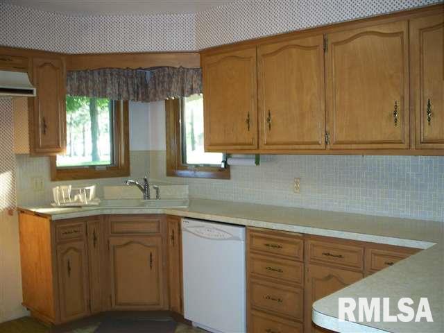 10 Pine Ridge Lane Geneseo, IL 61254 - Photo 3 of 12 Gallery Image 3