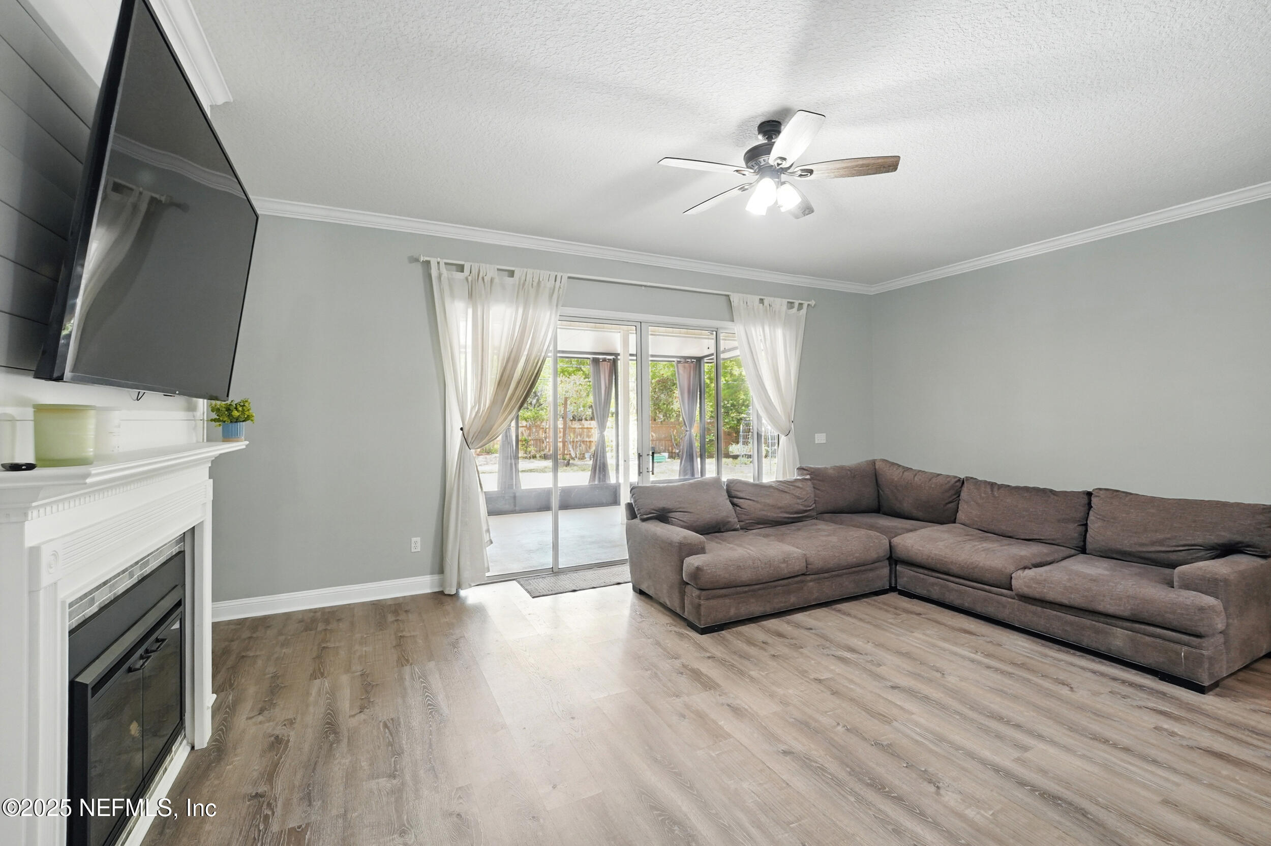 87529 Creekside Drive Yulee, FL 32097 - Photo 12 of 42 living room