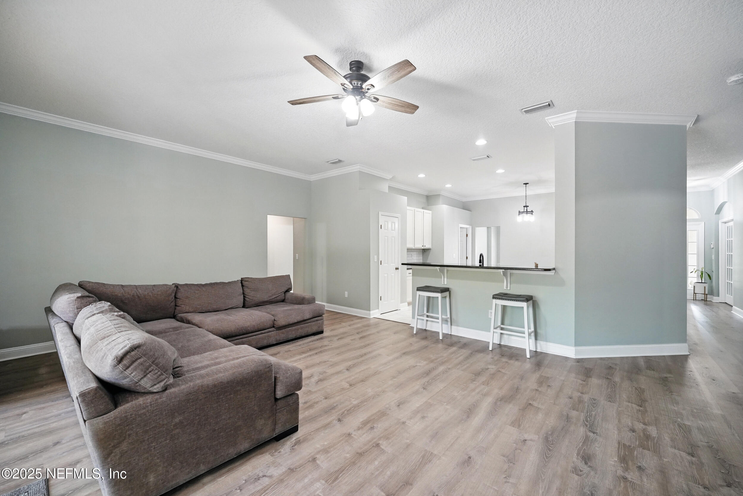 87529 Creekside Drive Yulee, FL 32097 - Photo 5 of 42 kitchen bar