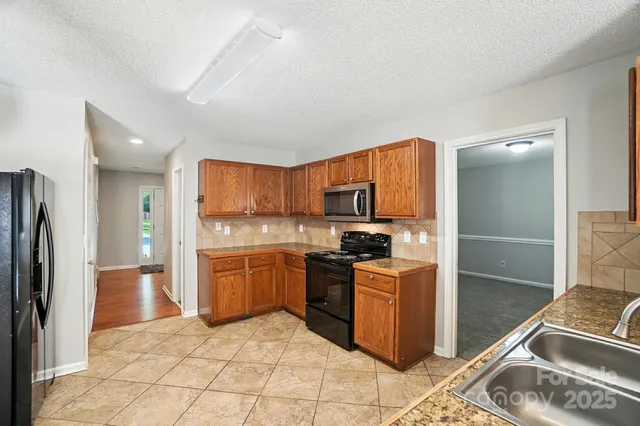 $399,999 | 11121 Nolet Court, Charlotte, NC 28215