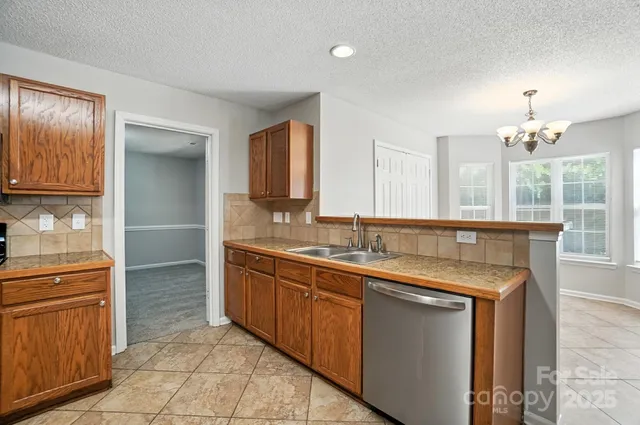 $399,999 | 11121 Nolet Court, Charlotte, NC 28215