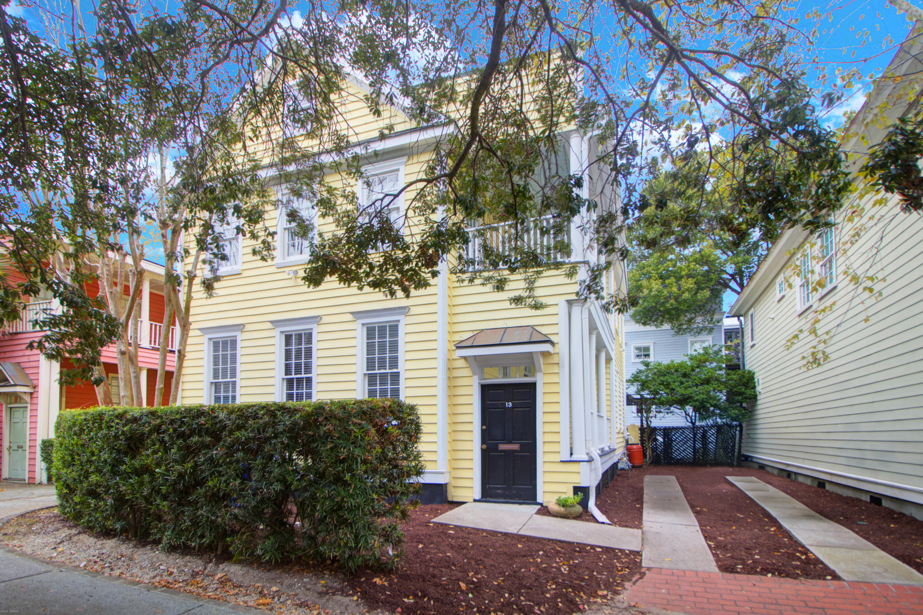 13 Radcliffe Place Charleston, SC 29403 - Photo 2 of 35 13 Radcliffe Place -Tidalcreekphoto- (2)