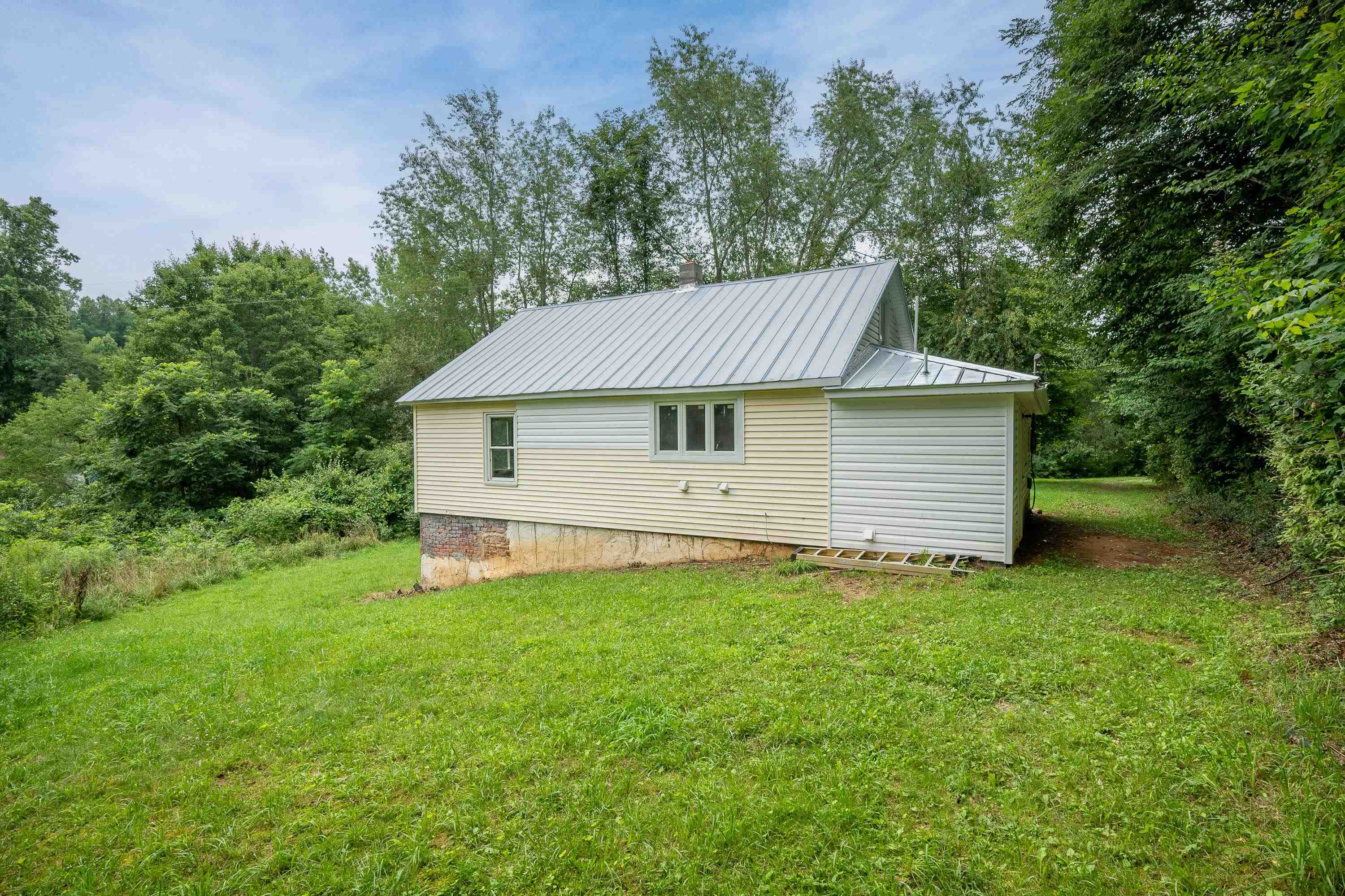 2890 Stonewall Road Northeast Pilot, VA 24138 - Photo 7 of 40 Gallery Image 7