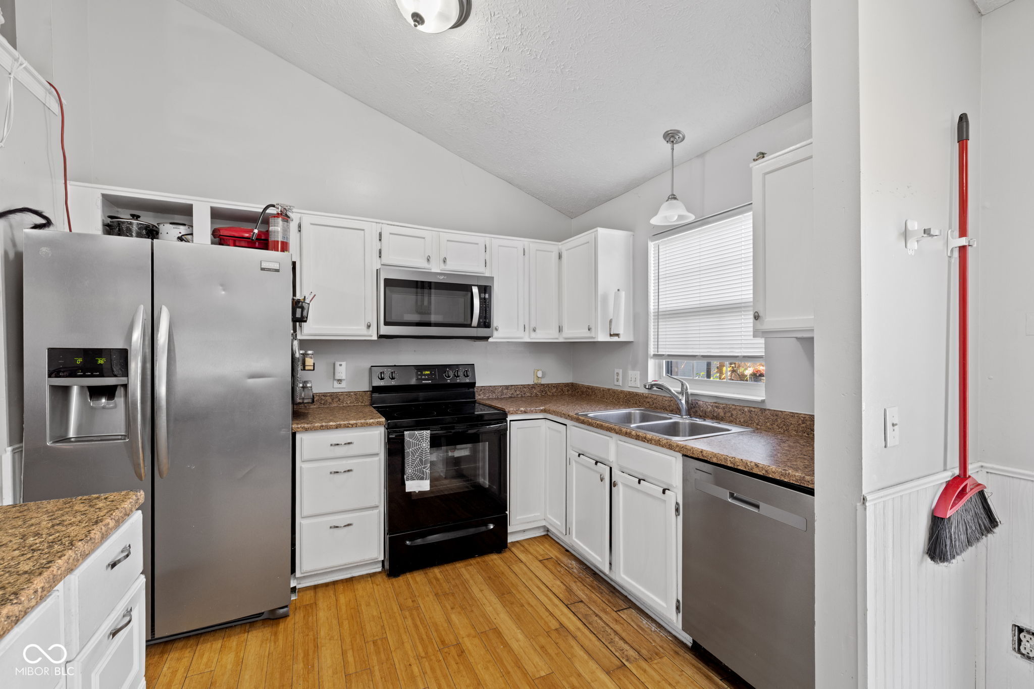 7477 Carnation Lane Indianapolis, IN 46214 - Photo 11 of 27