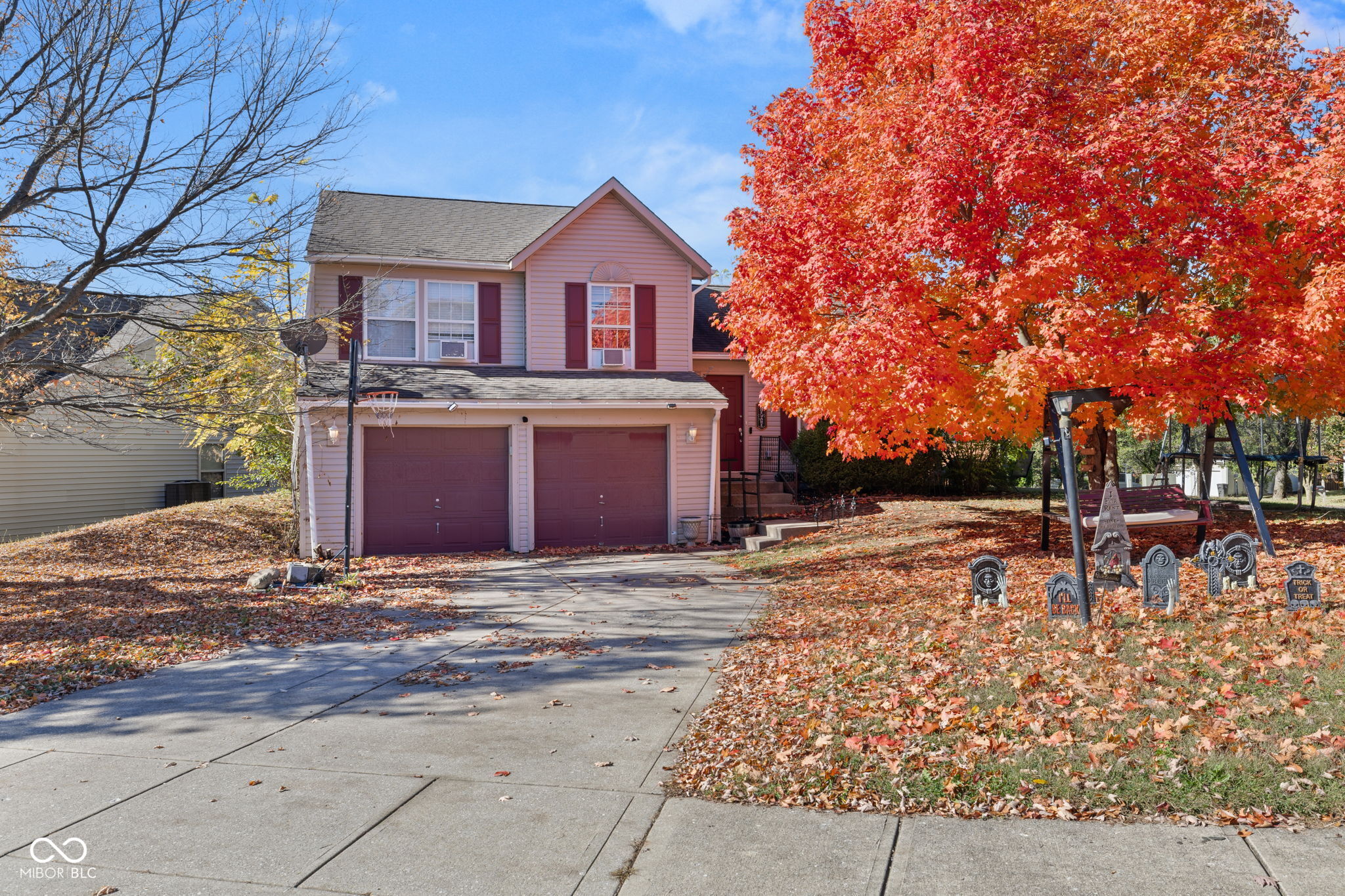 7477 Carnation Lane Indianapolis, IN 46214 - Photo 2 of 27