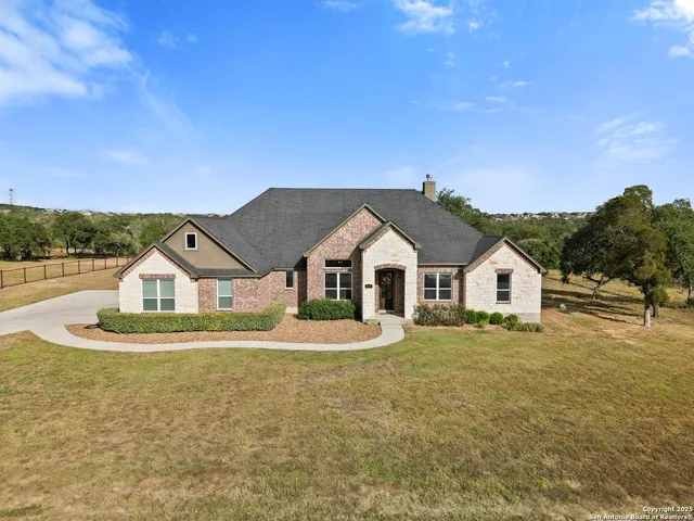 $744,500 | 451 Stone Loop, Castroville, TX 78009