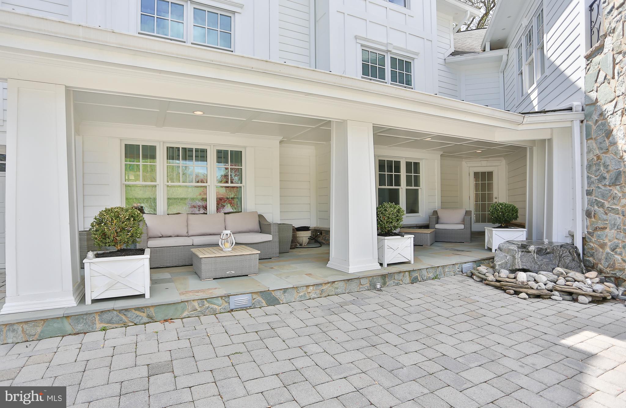 6329 Linway Terrace McLean, VA 22101 - Photo 5 of 77