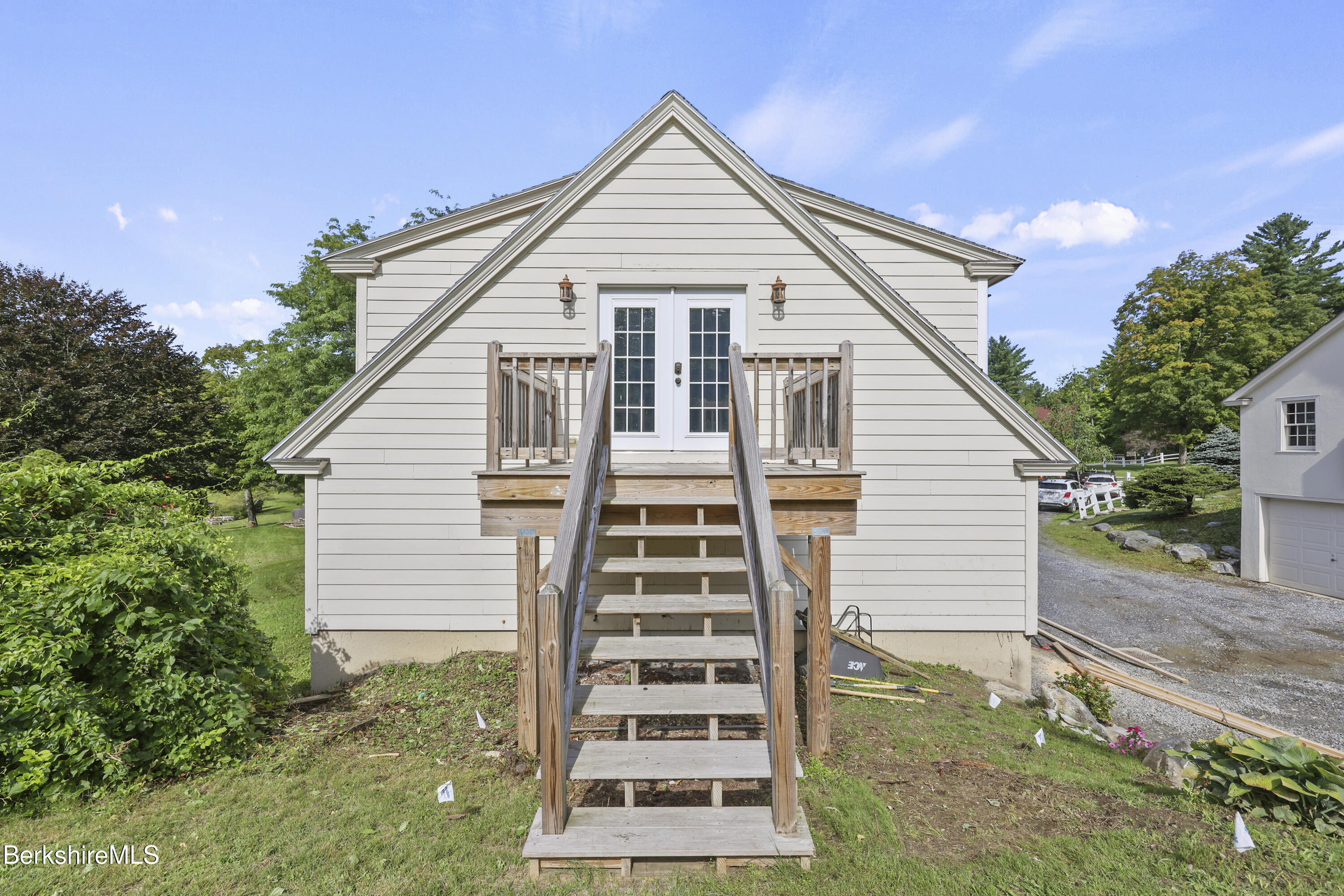 55 Maple Hill Road West Stockbridge, MA 01266 - Photo 3 of 36 15 Main Entry