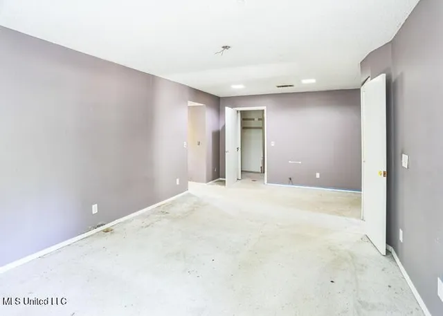 $102,500 | 215 Girl Scout Road, Grenada, MS 38901