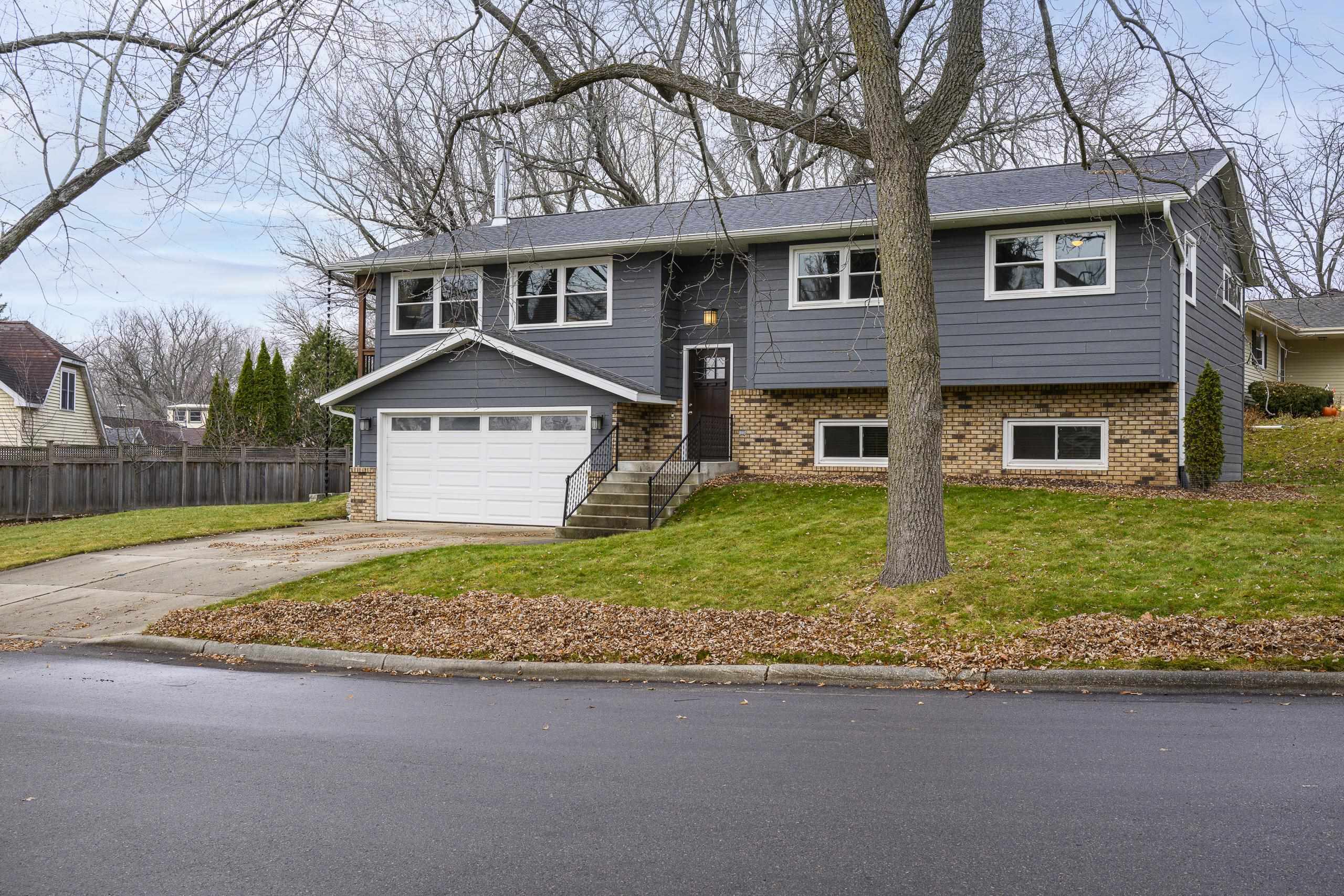 5902 Roosevelt Street Middleton, WI 53562 - Photo 3 of 49