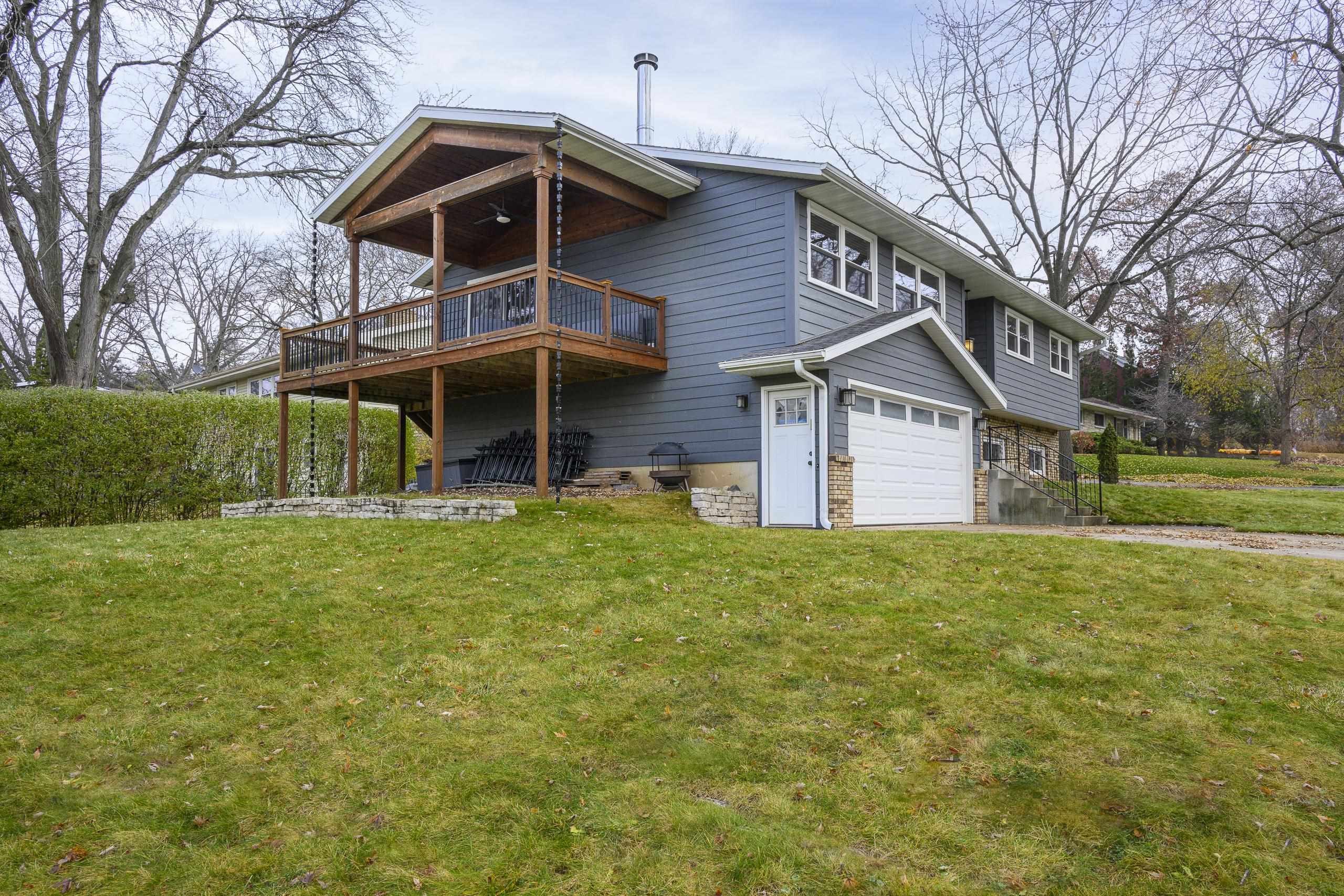 5902 Roosevelt Street Middleton, WI 53562 - Photo 5 of 49