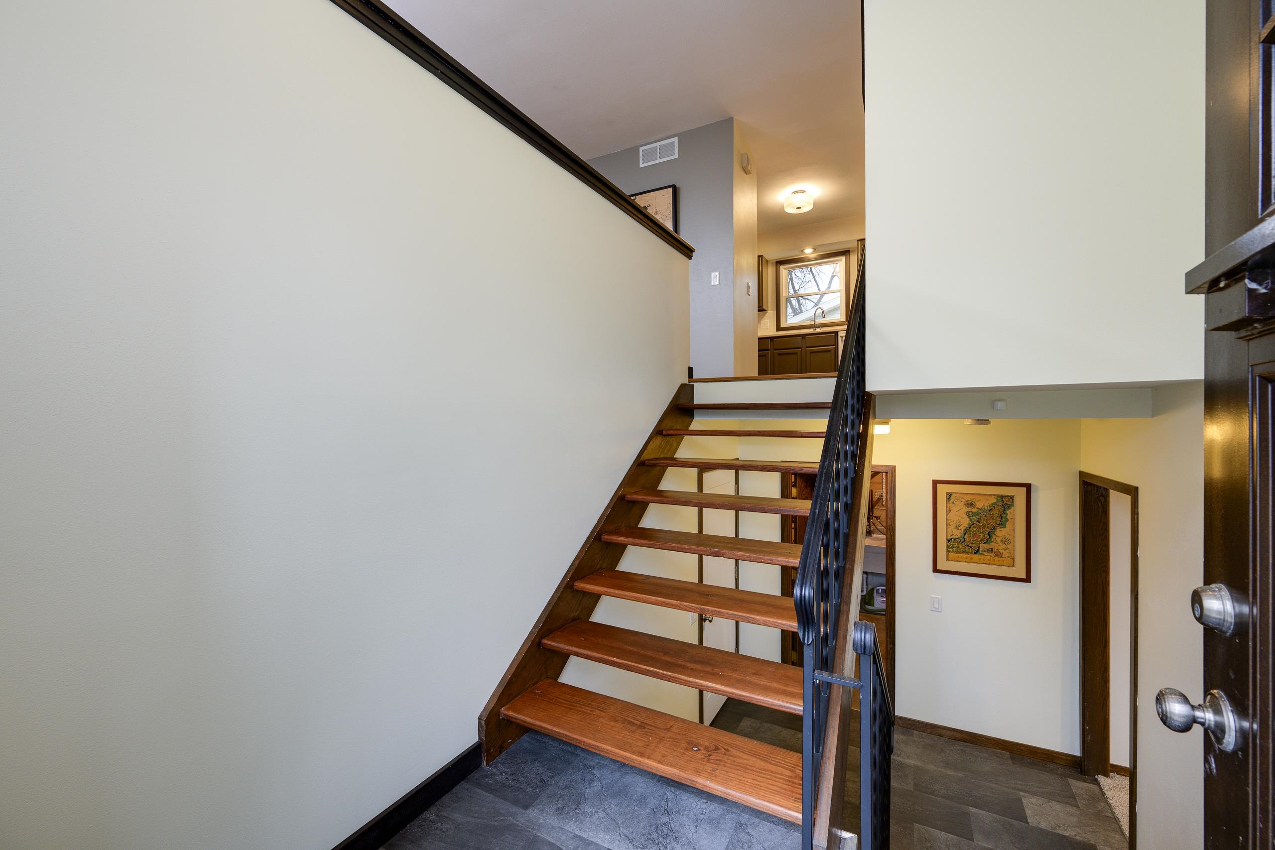 5902 Roosevelt Street Middleton, WI 53562 - Photo 9 of 49