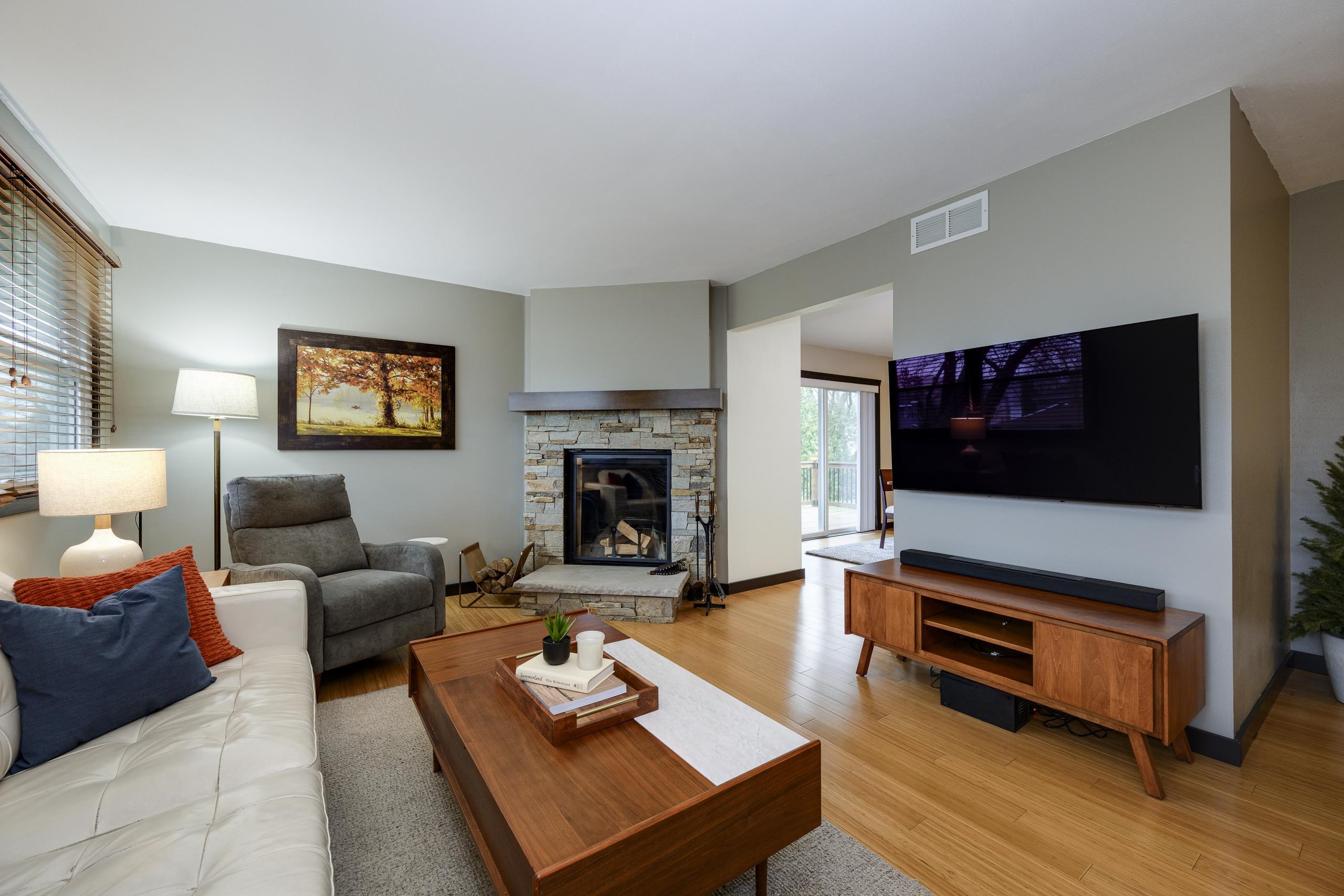 5902 Roosevelt Street Middleton, WI 53562 - Photo 10 of 49